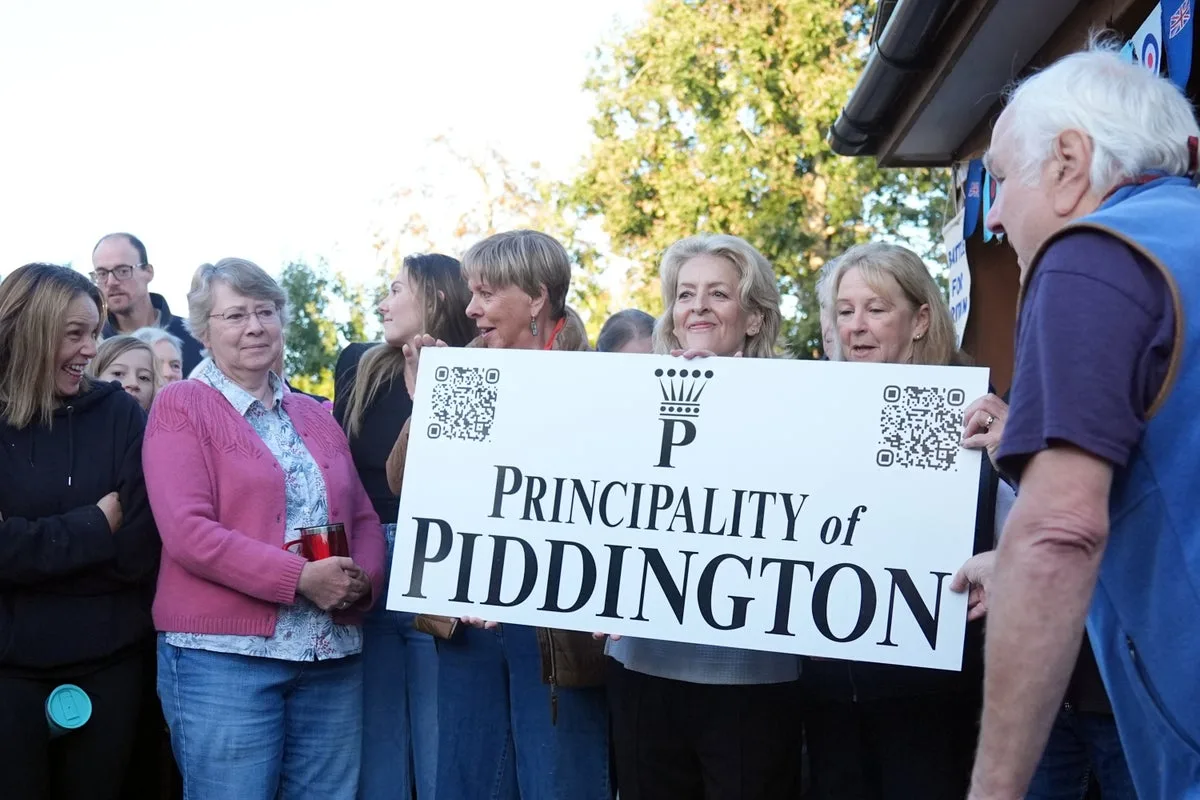 Tiny Oxfordshire village Piddington votes to leave the UK in protest at plans to house migrants nearby