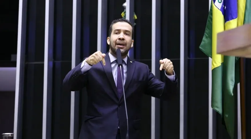 VÍDEO: Relator derruba censura ao canal “Exército de Lula”