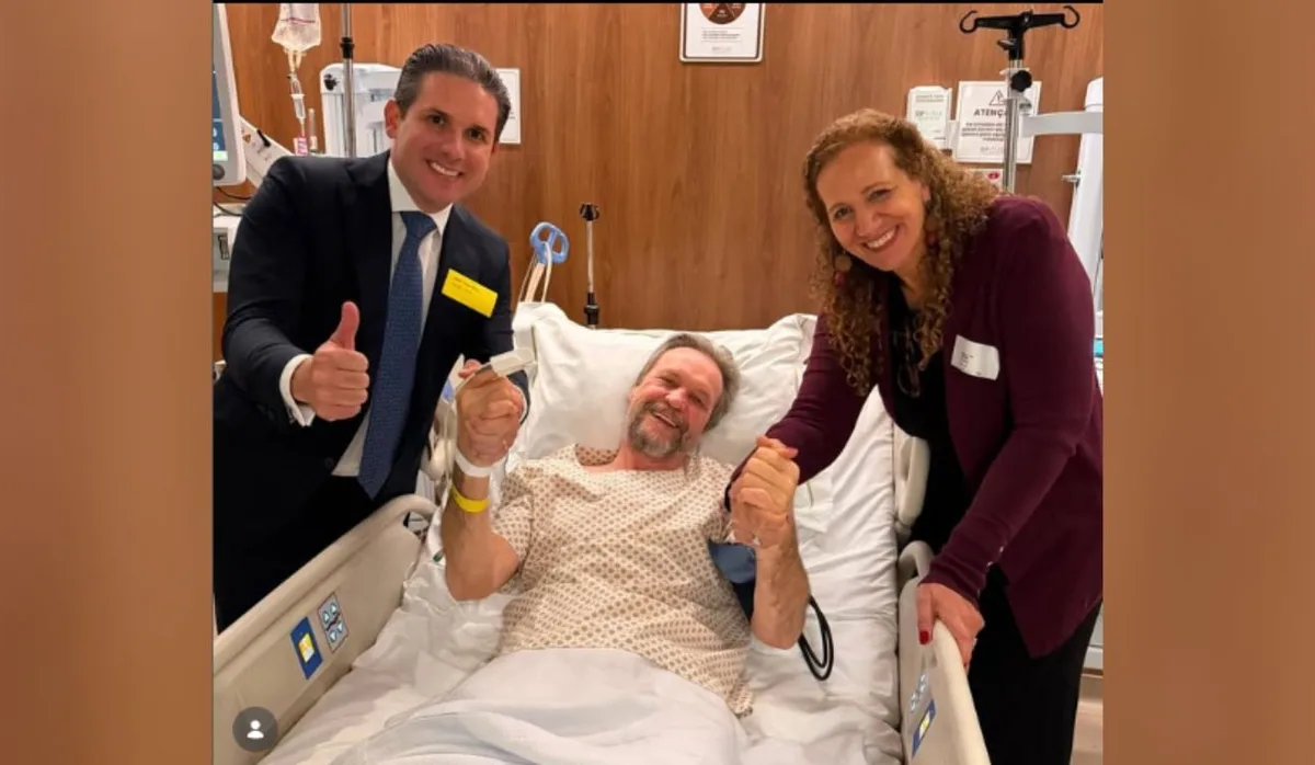Deputado publica foto ao lado de Motta no hospital e diz que está bem após AVC
