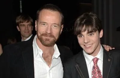 Bryan Cranston lamenta morte de RJ Mitte, de “Breaking Bad”, após causa ser revelada