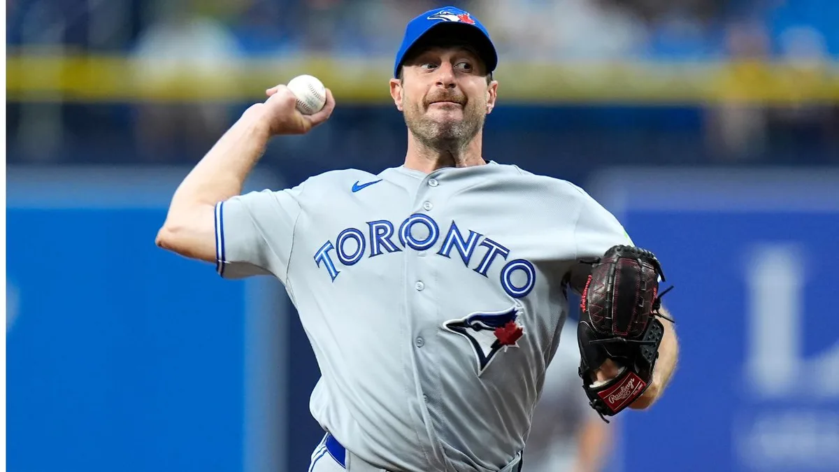 Defensive blunders burn Blue Jays in loss to Rays