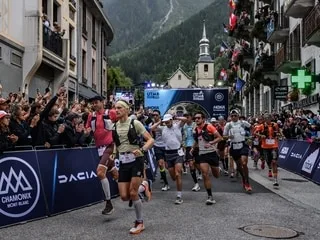 Trop commercial, maire inquiet… Pourquoi le célèbre Ultra-Trail du Mont-Blanc est aujourd’hui sous le feu des critiques