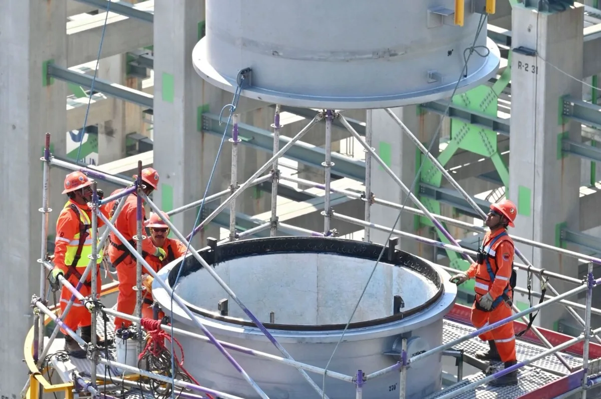 Pemex y CFE elevan sus pasivos laborales a 2.06 billones de pesos