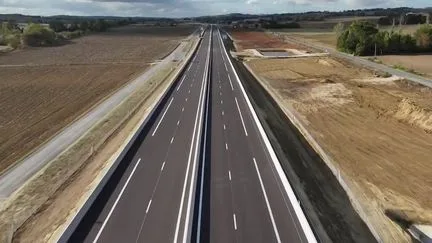 "On va prendre un autre chemin, c'est trop cher" : le tarif du péage de la future autoroute A69 fait grincer des dents