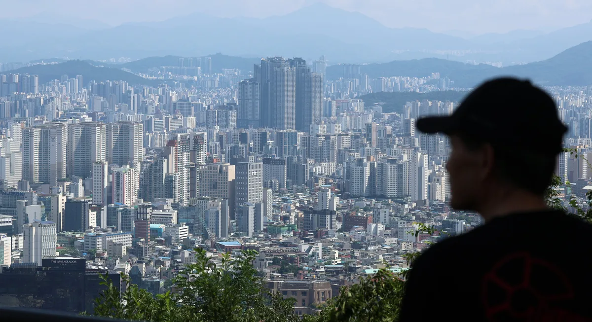 [단독]공기만 마시고 살아도...서울서 내집 마련 12년 5개월 걸린다