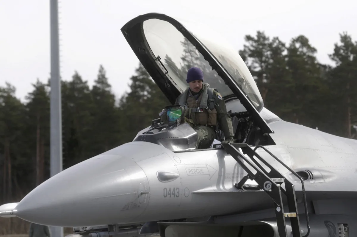 La OTAN despliega brevemente aviones de combate por un nuevo ingreso de drones en el espacio aéreo de Estonia
