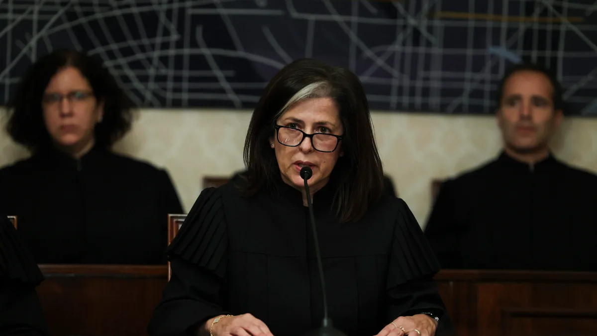 Juíza do TC alerta que tribunais constitucionais “estão a ser atacados”