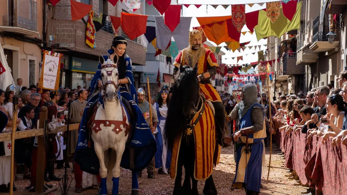 La feria medieval ideal para visitar hasta el 30 de agosto: entre un pueblo del siglo IX y un paisaje con 40 volcanes