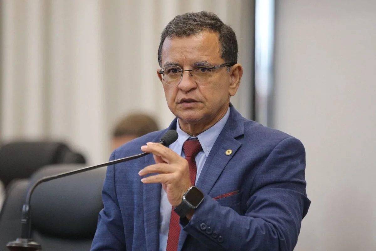 TSE oficializa renúncia de Gonzaga à candidatura de reeleição como deputado