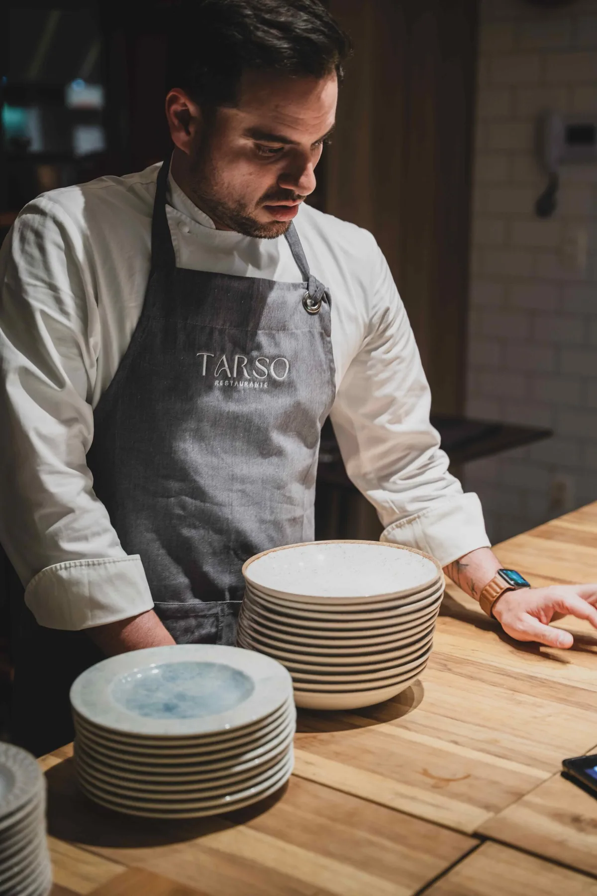 Com menu secreto, Paulo Tarso comanda um dos restaurantes mais autorais de Brasília: “A gastronomia me encontrou”