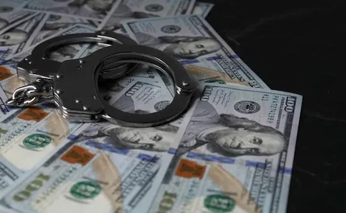 EU acusa a mexicano de lavar dinero para el CJNG; habría transferido al menos 750 mil dólares a México