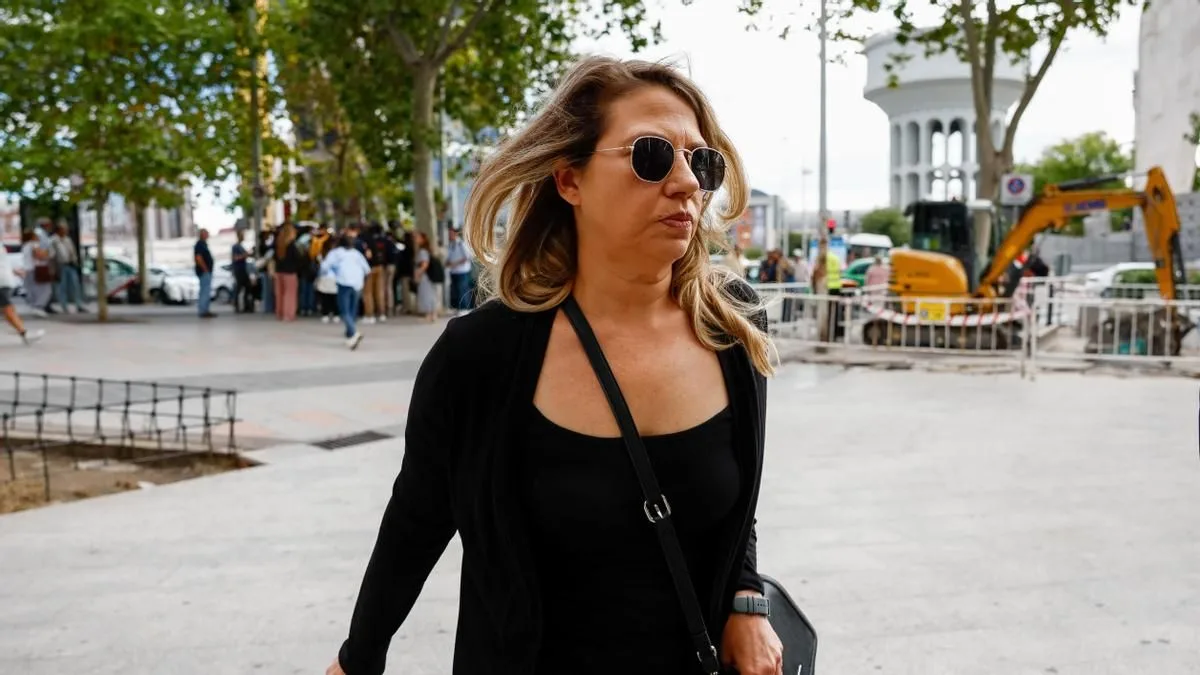 La asistente de Begoña Gómez pide su absolución y que se condene en costas a la acusación de HazteOir por actuar con "temeridad"