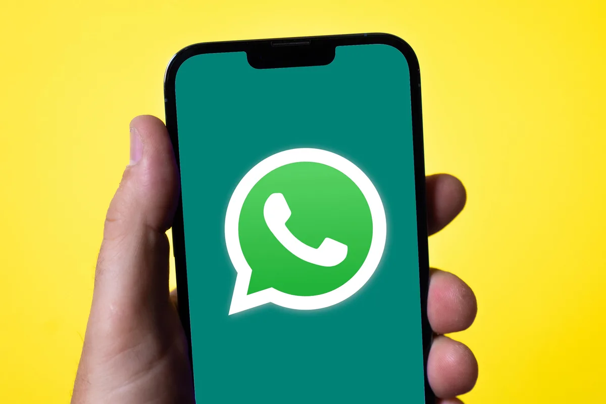 WhatsApp Fights Back Against Scammers With New AI Alert Tool