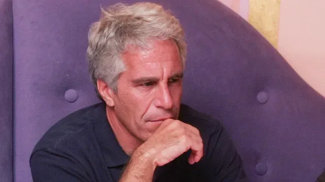 Epstein: França processada por ex-modelo e organização por negligência