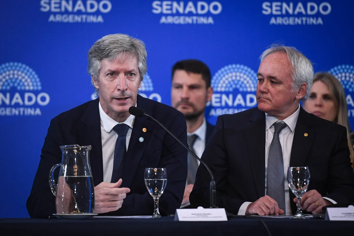 El oficialismo busca sesionar el jueves en el Senado para tratar la reforma del BCRA y Zonas Frías