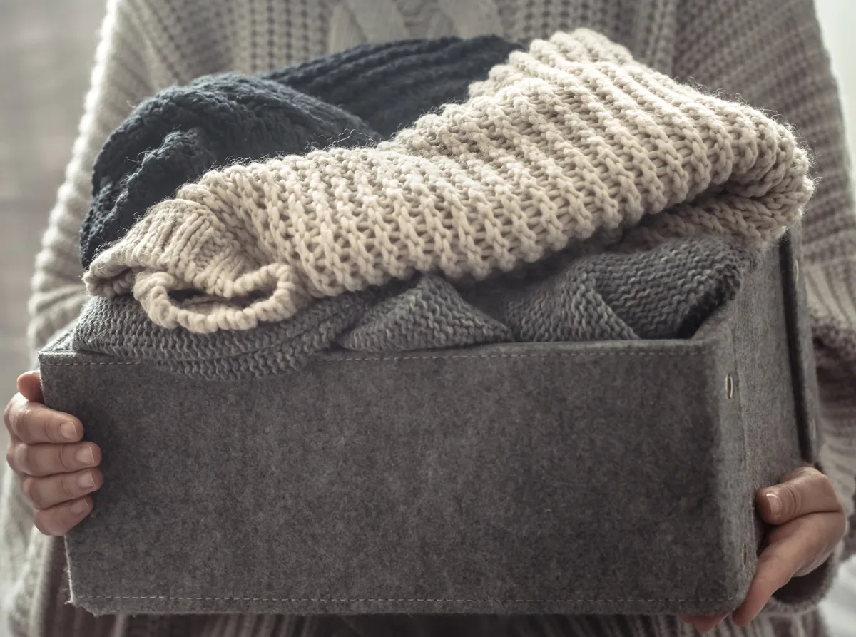 Primavera chegou: veja os principais cuidados para guardar roupas de inverno