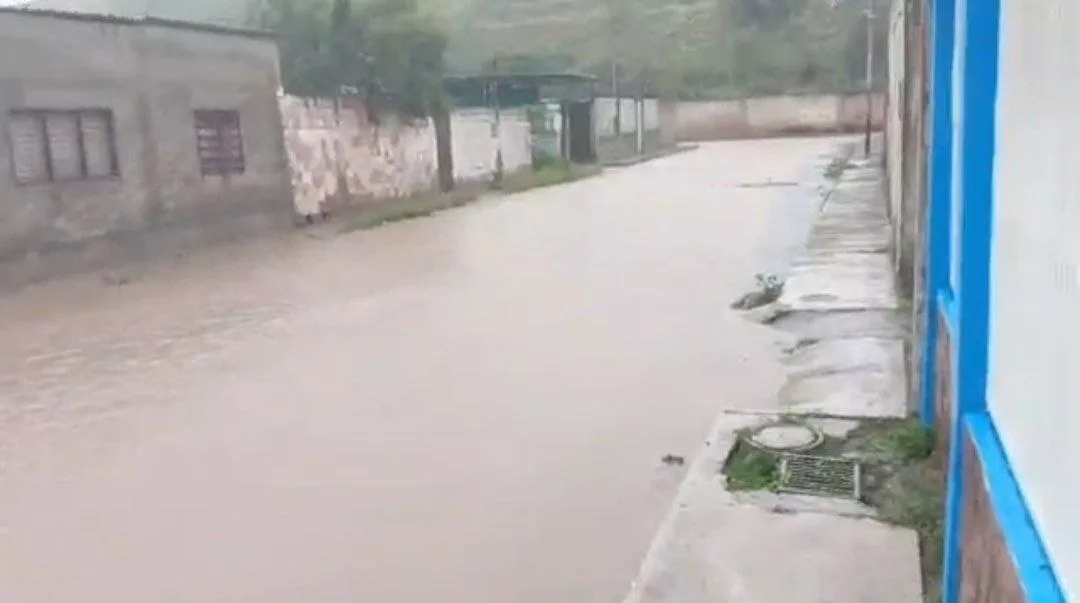 Torrenciales lluvias causaron estragos en Barquisimeto, Carora y Cabudare este #26Ago