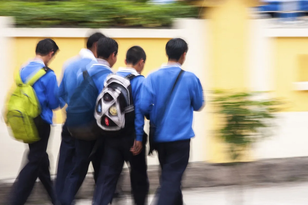 « Des proies faciles » : en Équateur, les enfants recrutés par les gangs à l’école