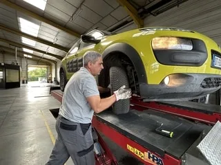 « Des gens font l’impasse » : pourquoi de plus en plus d’automobilistes renoncent au contrôle technique