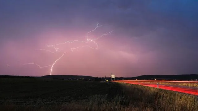 Wetter: Unwettergefahr: DWD warnt vor schweren Gewittern