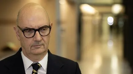 L'objectif de 5% de déficit en 2027 fixé par le gouvernement pour le budget est "ambitieux" mais "évidemment réalisable", assure le ministre de l'Economie