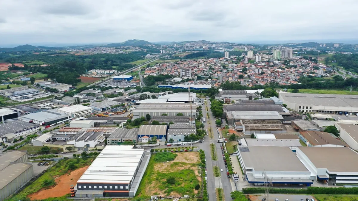 Arujá registra alta de 48% na geração de empregos formais no primeiro semestre de 2026