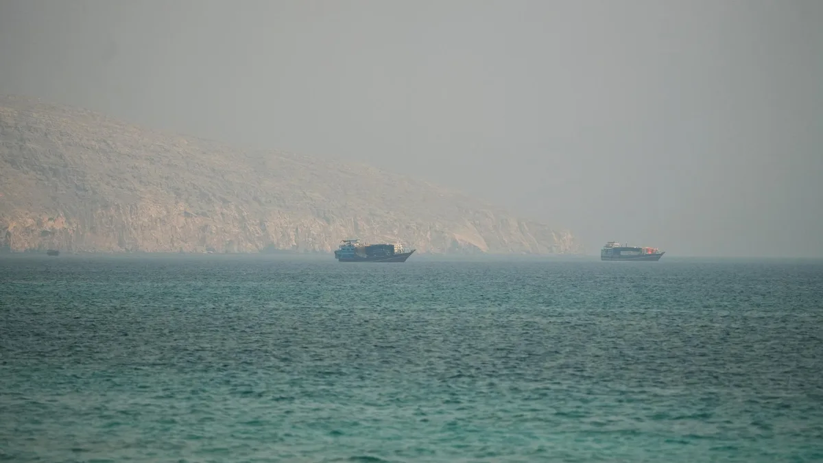 Frappé par les États-Unis, l’Iran riposte en attaquant des bases américaines et des pays du Golfe