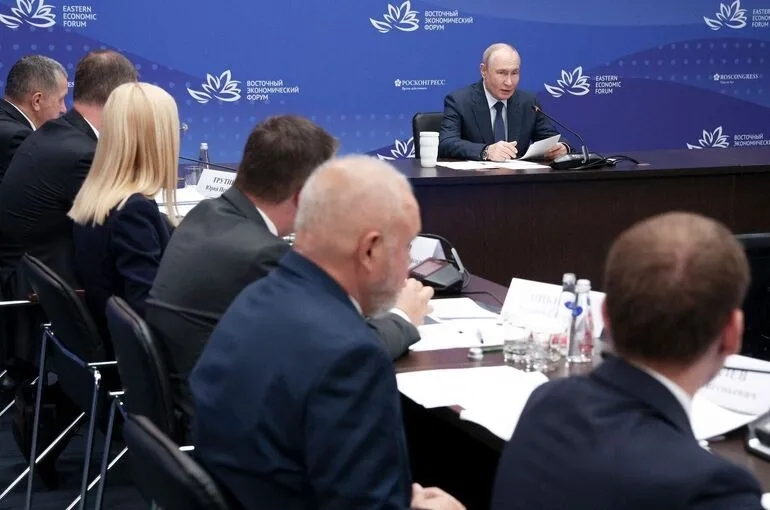 Трутнев: На совещании с Путиным обсуждалась стоимость авиабилетов на Дальний Восток