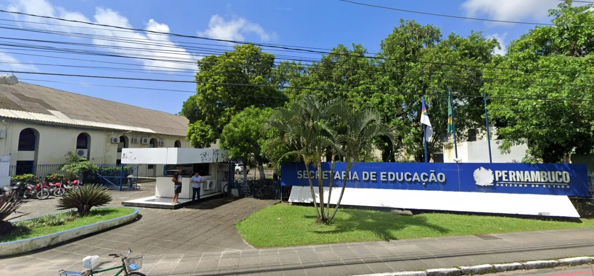 Secretaria de Educação abre seleção para professores com salários de até R$ 5 mil; saiba como se inscrever