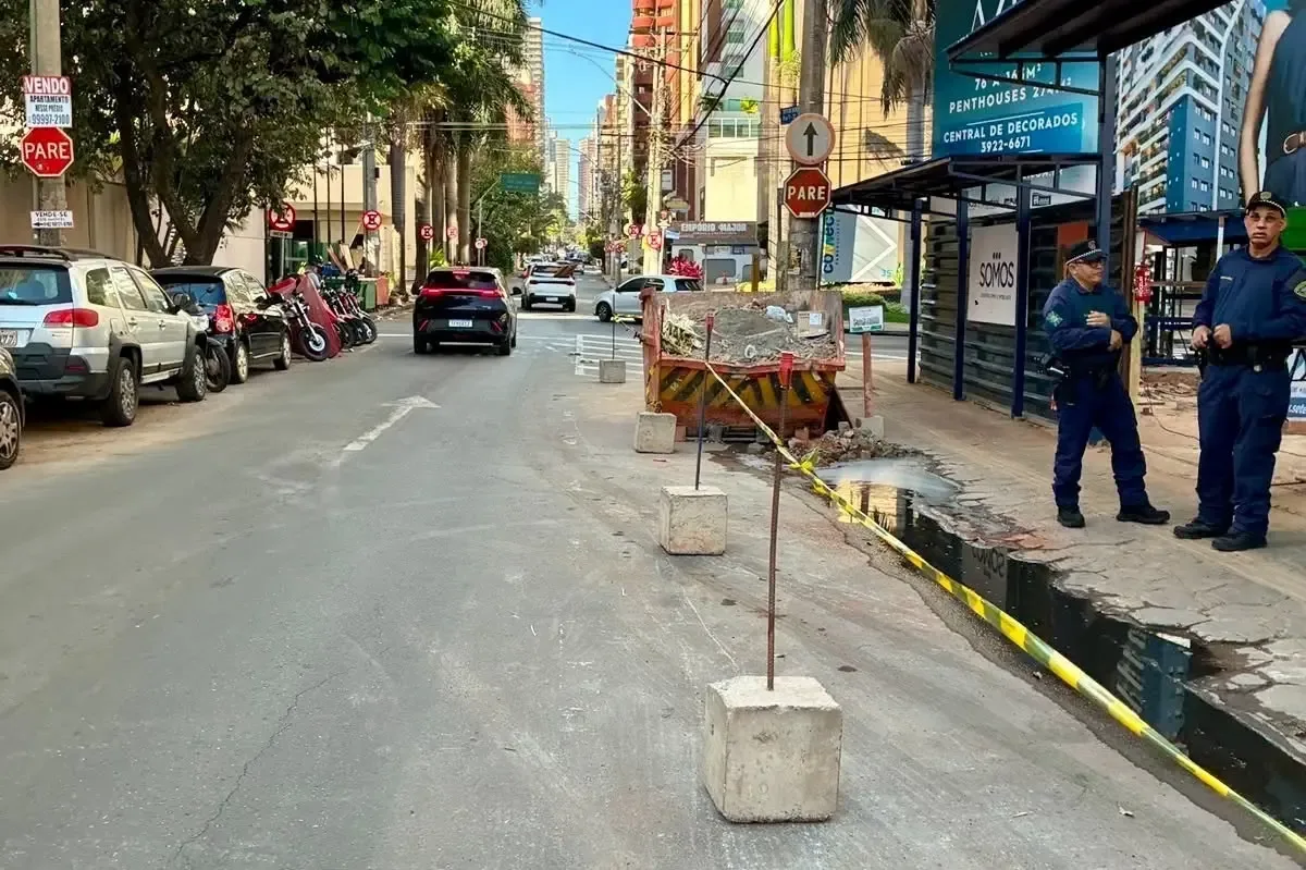 Cinco construtoras são autuadas em menos de uma semana por bloquear ruas em Goiânia