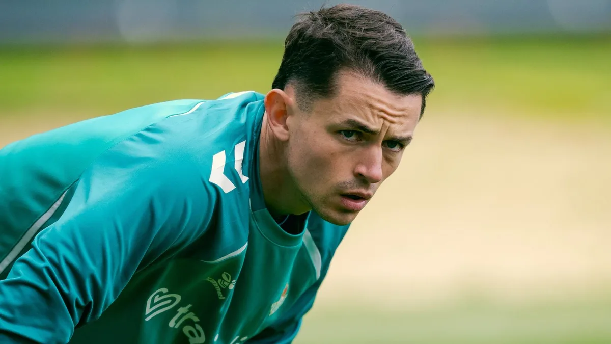 ¿Se va del Betis? Álvaro Fidalgo podría salir por esta razón