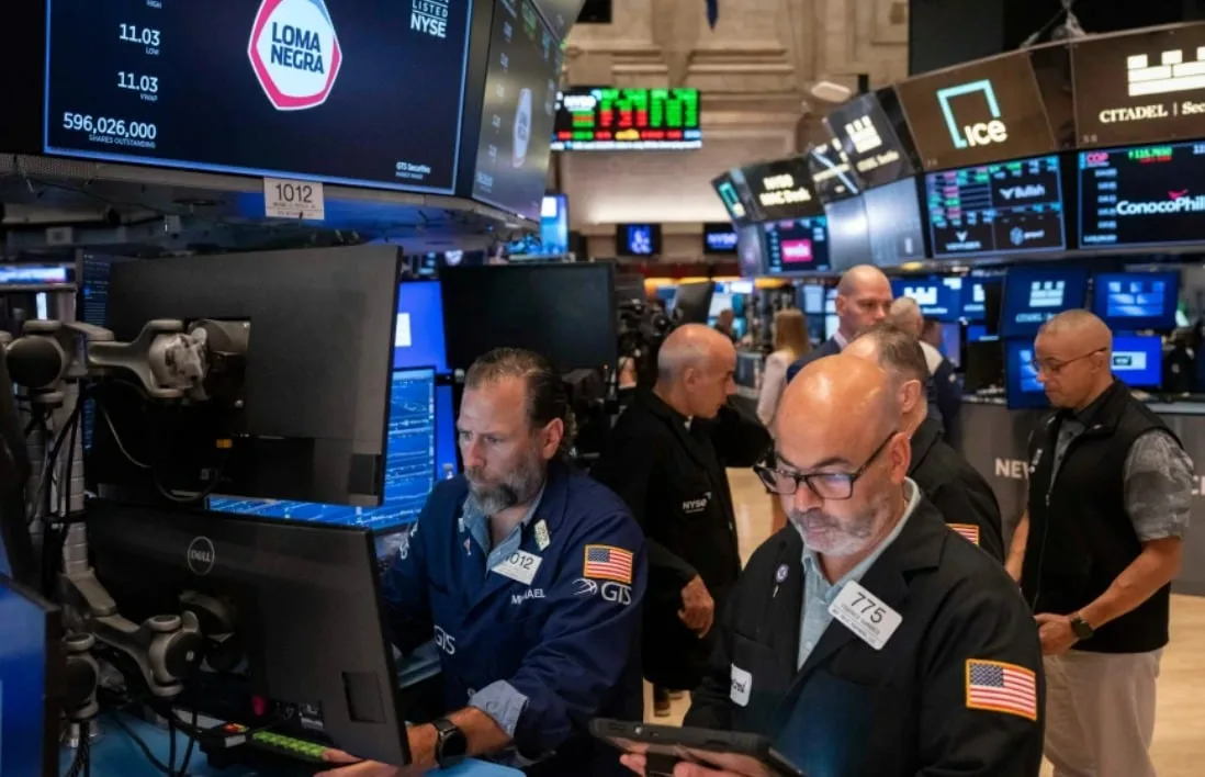 Wall Street abre con ganancias por ajustes en precios de acciones: ¿Cómo opera HOY?
