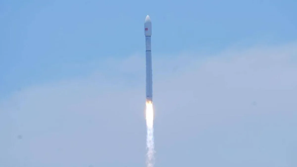 China launches 24th batch of low-orbit internet satellites from Hainan site