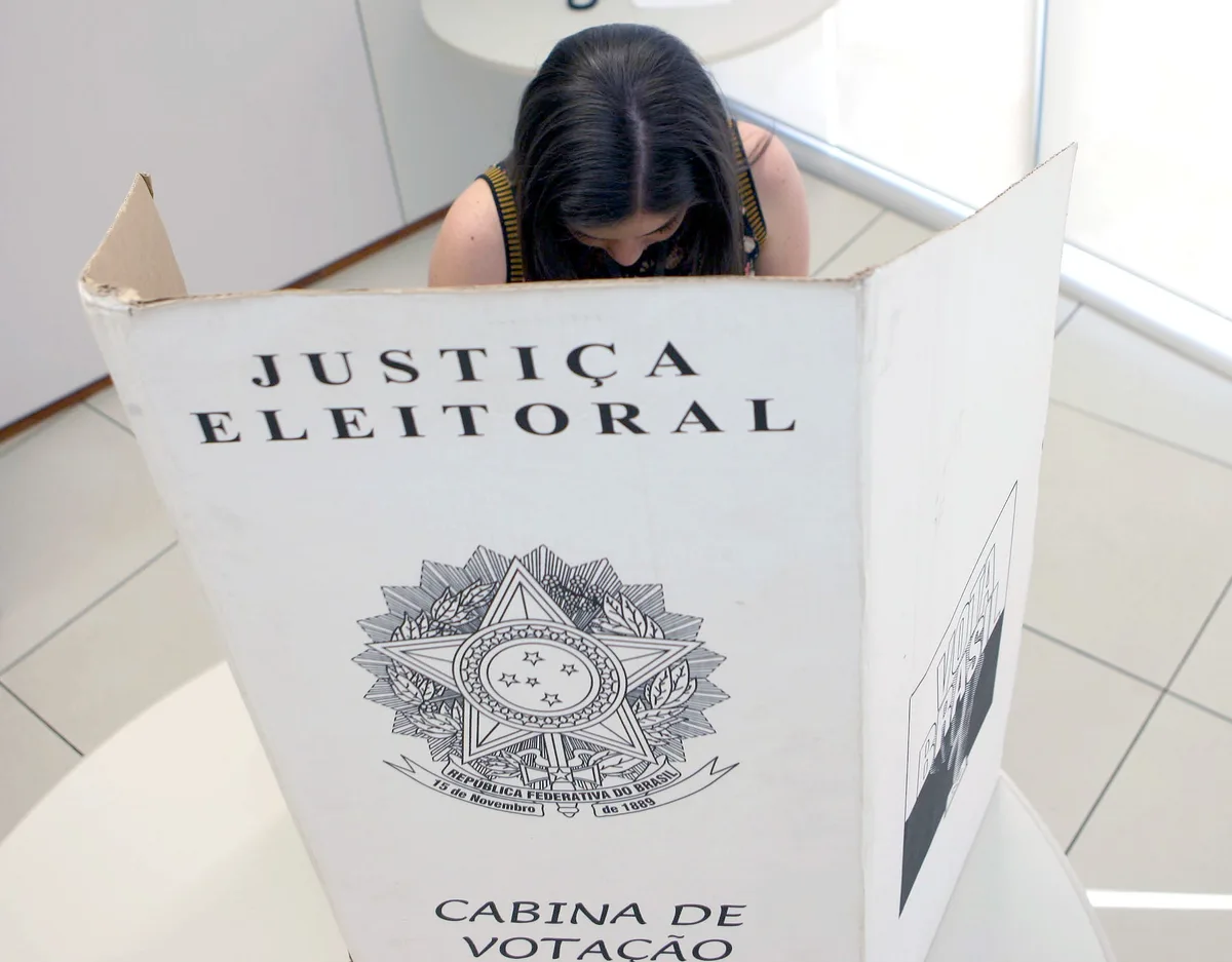 Mulheres representam 34,8% das candidaturas registradas para as eleições de 2026