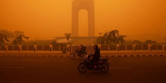 Des incendies géants continuent de ravager l’Indonésie, plongeant la région dans un brouillard toxique