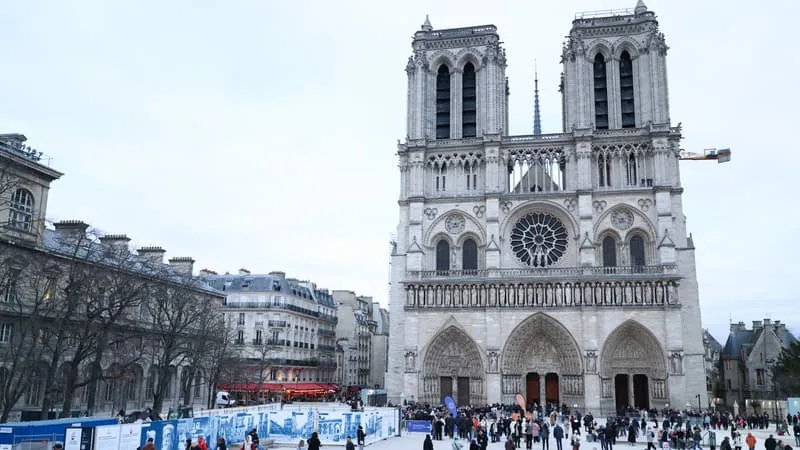 Prêtre parisien soupçonné de plusieurs viols sur mineurs: le diocèse de Paris signale qu'il était interdit de contact avec des mineurs depuis 2024