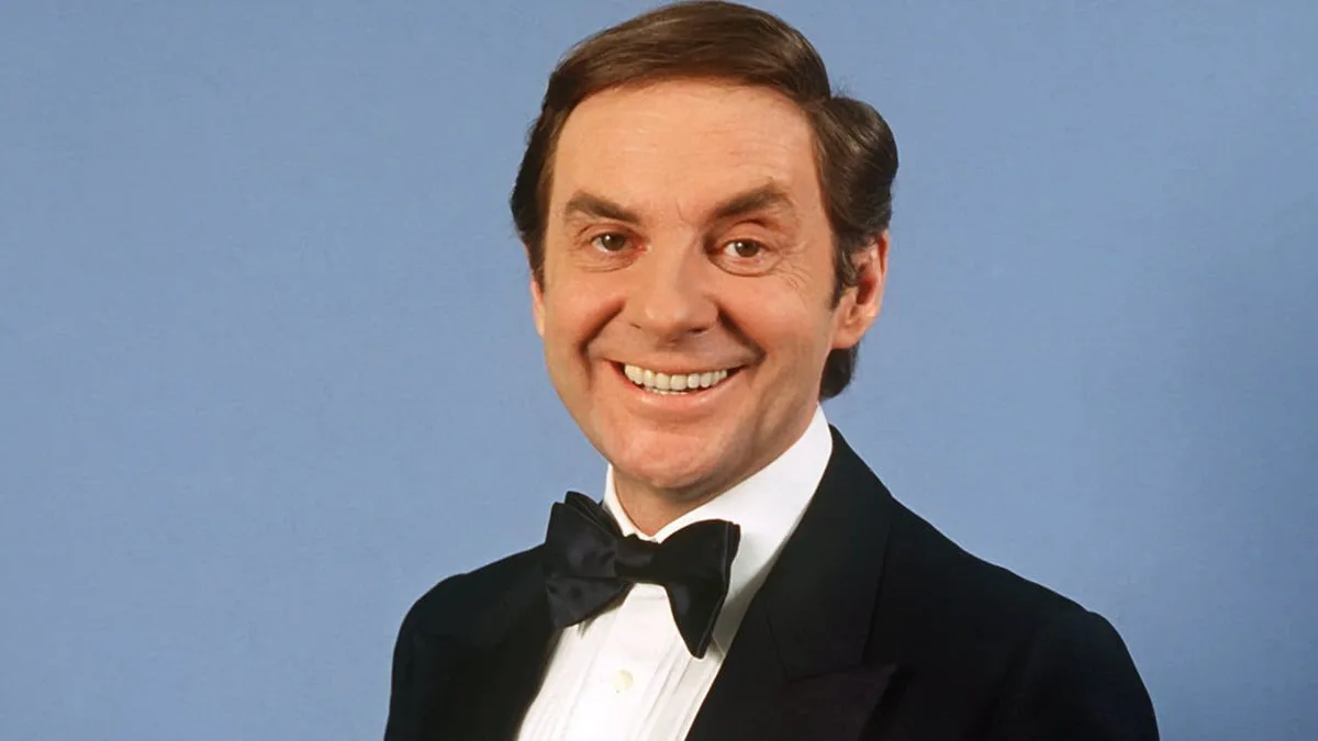 Ein deutscher Superstar - Sie glauben nie, wer Juhnkes Smoking ersteigerte