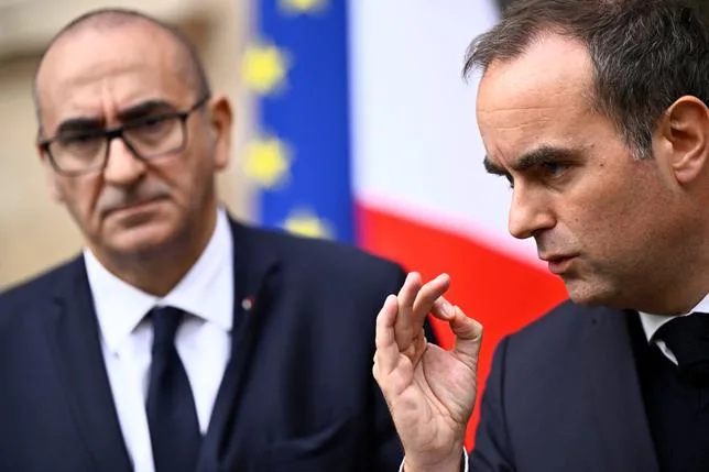 Couvre-feux localisés : en France, l’exécutif tente de “rétablir l’ordre”