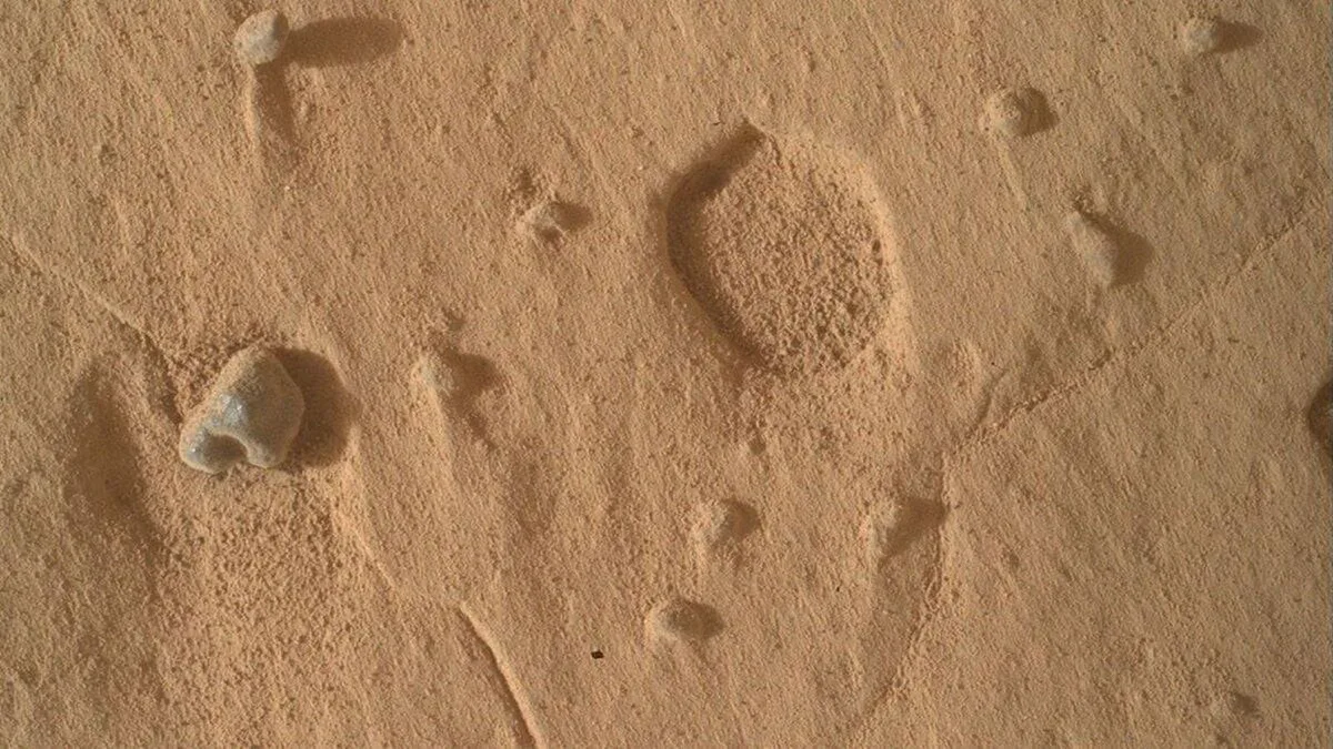La NASA explora la superficie de Marte y encuentra unas extrañas cavidades que los científicos no pueden explicar