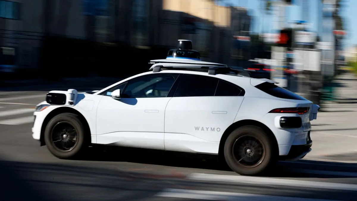 Start in München geplant - Roboter-Taxis sollen bald in Deutschland fahren
