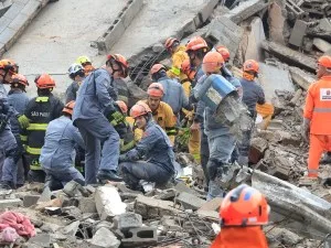 Prefeitura apura fiscalização de obra que desabou na zona leste de SP; cinco morreram