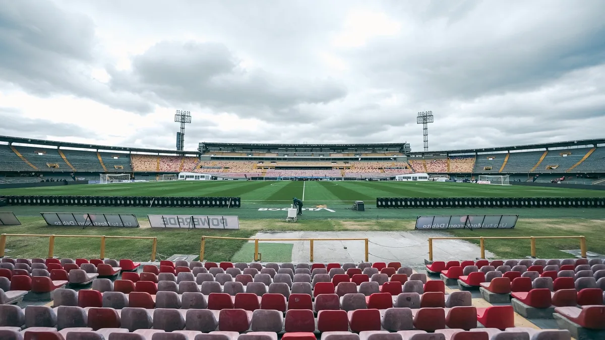 Fútbol no pero BTS sí: fuerte polémica por cierre del estadio El Campín por montaje de concieto de Kpop mientras se recupera la gramilla