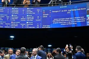 Fim da escala 6×1: comissão do Senado analisa hoje a proposta; veja o que diz o texto