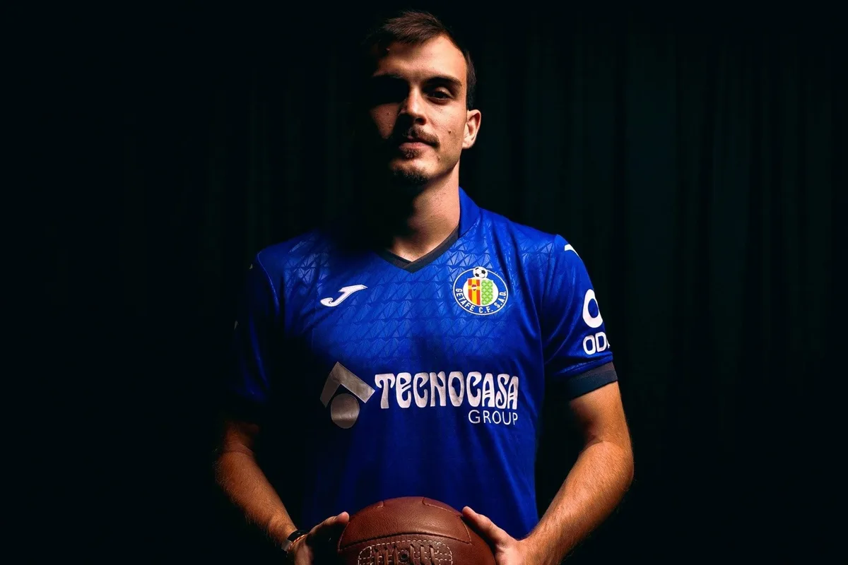 El centrocampista español Francho Serrano ficha por el Getafe CF hasta 2029