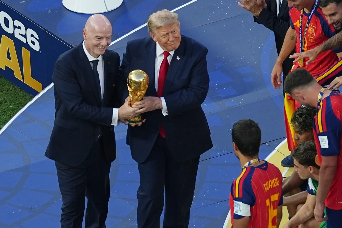 El final de la final fue un papelón, pero ahora ¿quién sanciona a la FIFA?