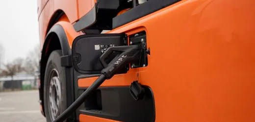 Energiewende: Wie eine Spedition mit E-Lkw Diesel überflüssig machen will