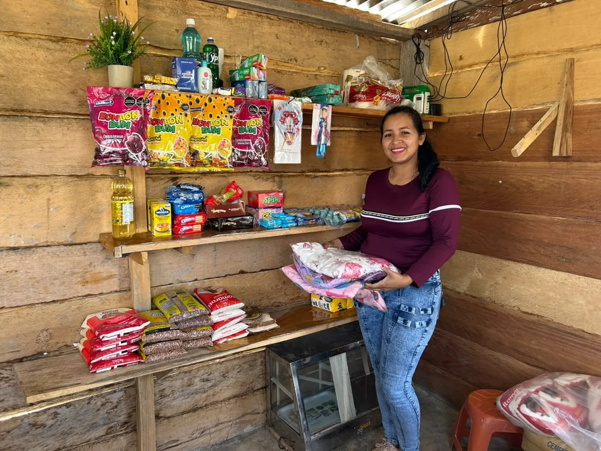 Enfermeira venezuelana cria seu microemprendimento em comunidade indígena de Pacaraima