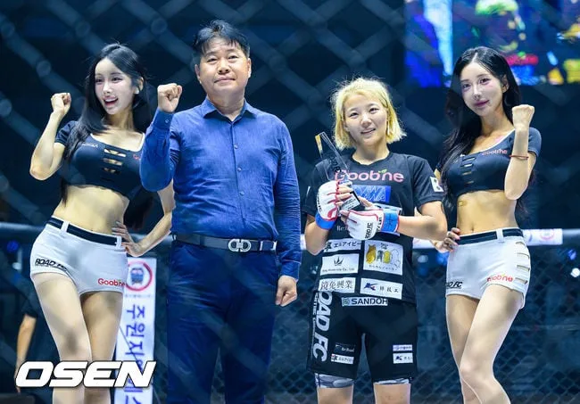 [사진]와다 세리나, 로드FC 데뷔전 아톰급 1라운드 TKO 승리
