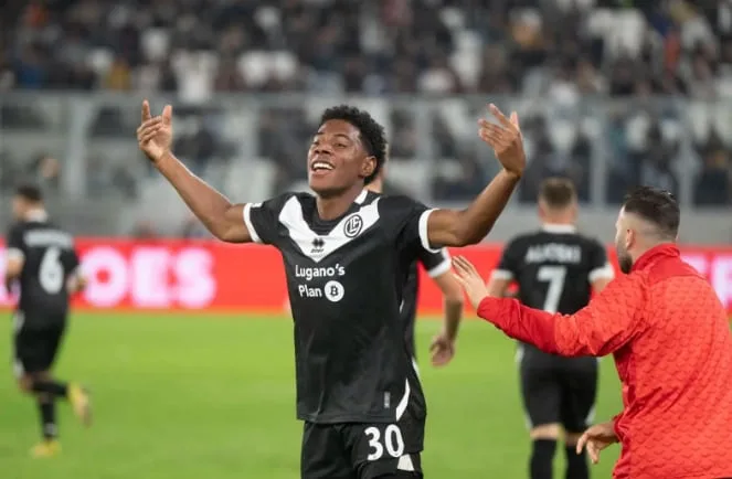El gol de Dereck Moncada que convirtió al hondureño de 18 años en el jugador más joven en la historia de la UEFA