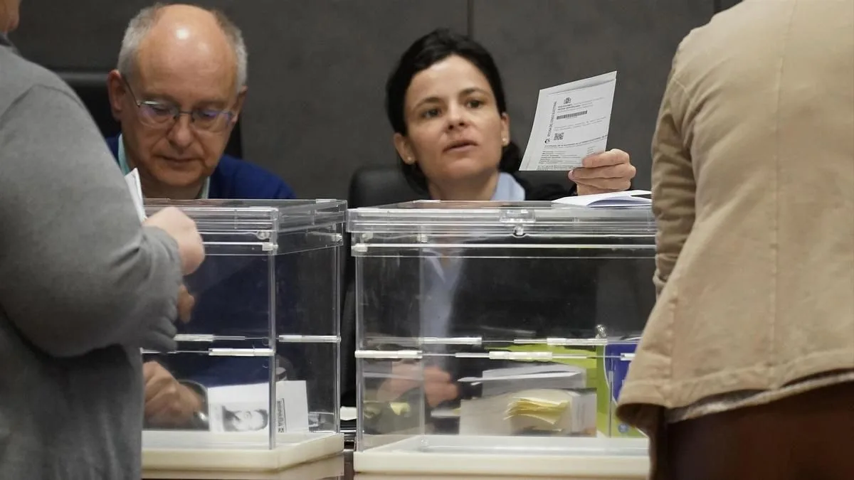 El Supremo ordena suspender el voto de 163.020 españoles pese a que el Gobierno lo considera “materialmente imposible”